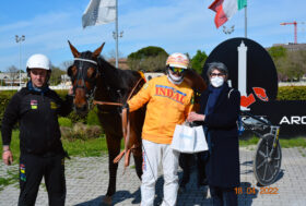 Ippodromo Arcoveggio Bologna: resoconto delle corse di lunedì 18 aprile