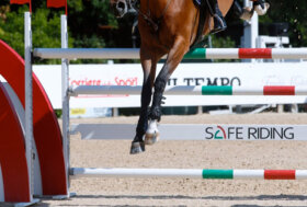 Trasferte in Svizzera, Belgio, Francia, Paesi Bassi ed USA per le amazzoni e i cavalieri del salto ostacoli