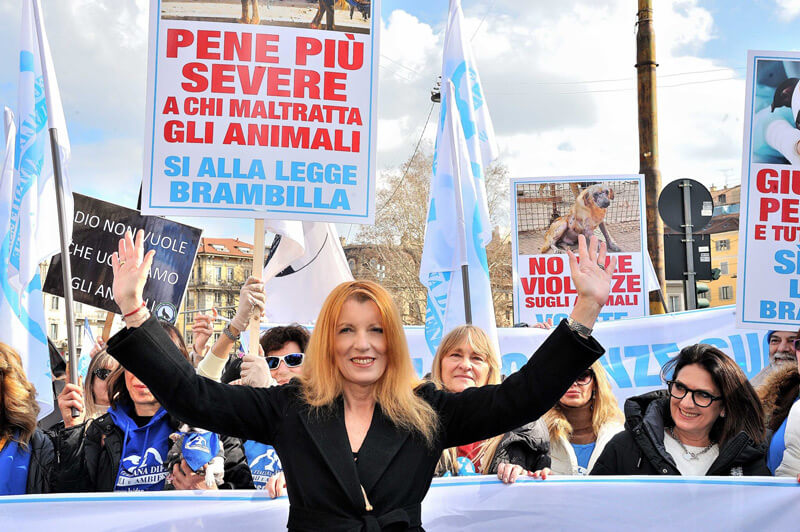 Violenze sugli animali, On. Brambilla al corteo di Milano: “così stop all’impunità”