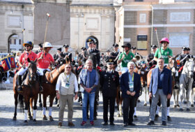 Italia Polo Challenge, il primo sold out è per le vie del Centro di Roma per la grande sfilata. E adesso il polo lo riconoscono tutti