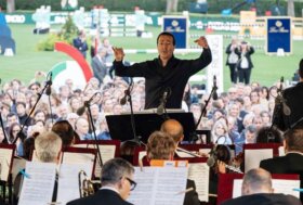 Piazza di Siena al via con la musica del maestro Alvise Casellati nel tradizionale concerto d’aperturae la sfilata del Polo nel centro di Roma