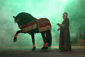 Tancredi e la Rosa d’Oriente – La Spada e la Rosa: il teatro equestre che parla al cuore e alla coscienza