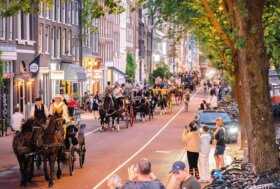 Attacchi: Al calar della sera nella vecchia Amsterdam