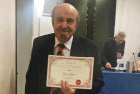 Marco Biffani: Premiazione al Caffè delle Arti della sua (triste) bella poesia “AVANTI”